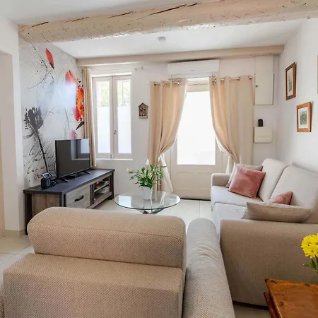 Charming Flat Exceptional Location